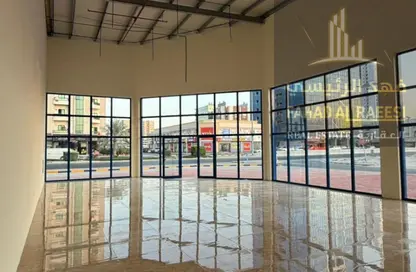 Shop - Studio - 2 Bathrooms for rent in Gate Tower 1 - Musheiref - Ajman