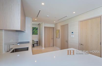 Apartment - 1 - 2 for rent in The Palm Tower - Palm Jumeirah - Dubai