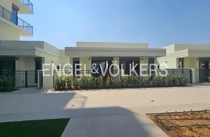 Duplex - 3 Bedrooms - 4 Bathrooms for sale in Holland Gardens - Town Square - Dubai