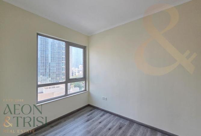 74233810 - Property Image 2