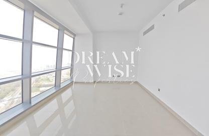 Apartment - 2 Bedrooms - 3 Bathrooms for rent in Etihad Towers - Corniche Road - Abu Dhabi