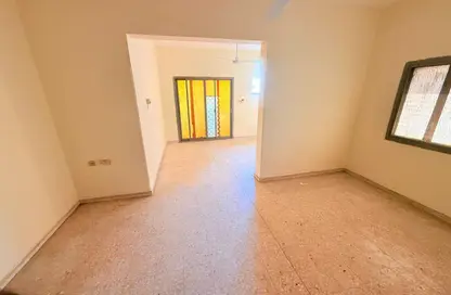 شقة - 3 غرف نوم - 3 حمامات للايجار في برج الكورنيش - طريق كورنيش عجمان - عجمان