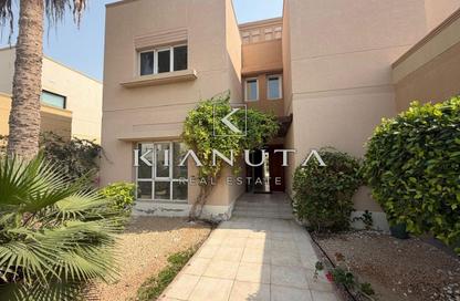 Villa - 4 Bedrooms - 5 Bathrooms for rent in Meadows 6 - Meadows - Dubai