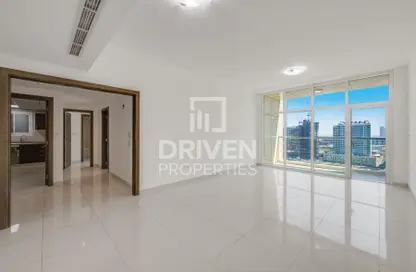 Apartment - 2 Bedrooms - 2 Bathrooms for rent in Coral Tower - Business Bay - Dubai