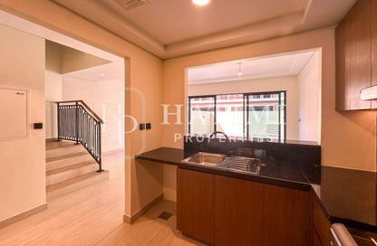 Townhouse - 3 - 3 for rent in Portofino - Damac Lagoons - Dubai