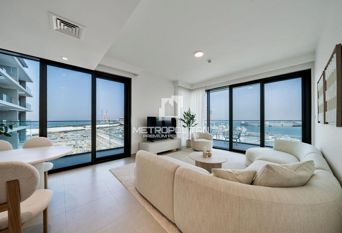 Fully Furnished | Sea and Marina View| Spacious photo 2