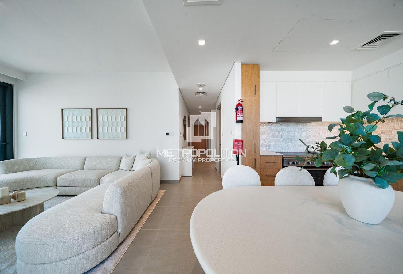 Fully Furnished | Sea and Marina View| Spacious photo 15