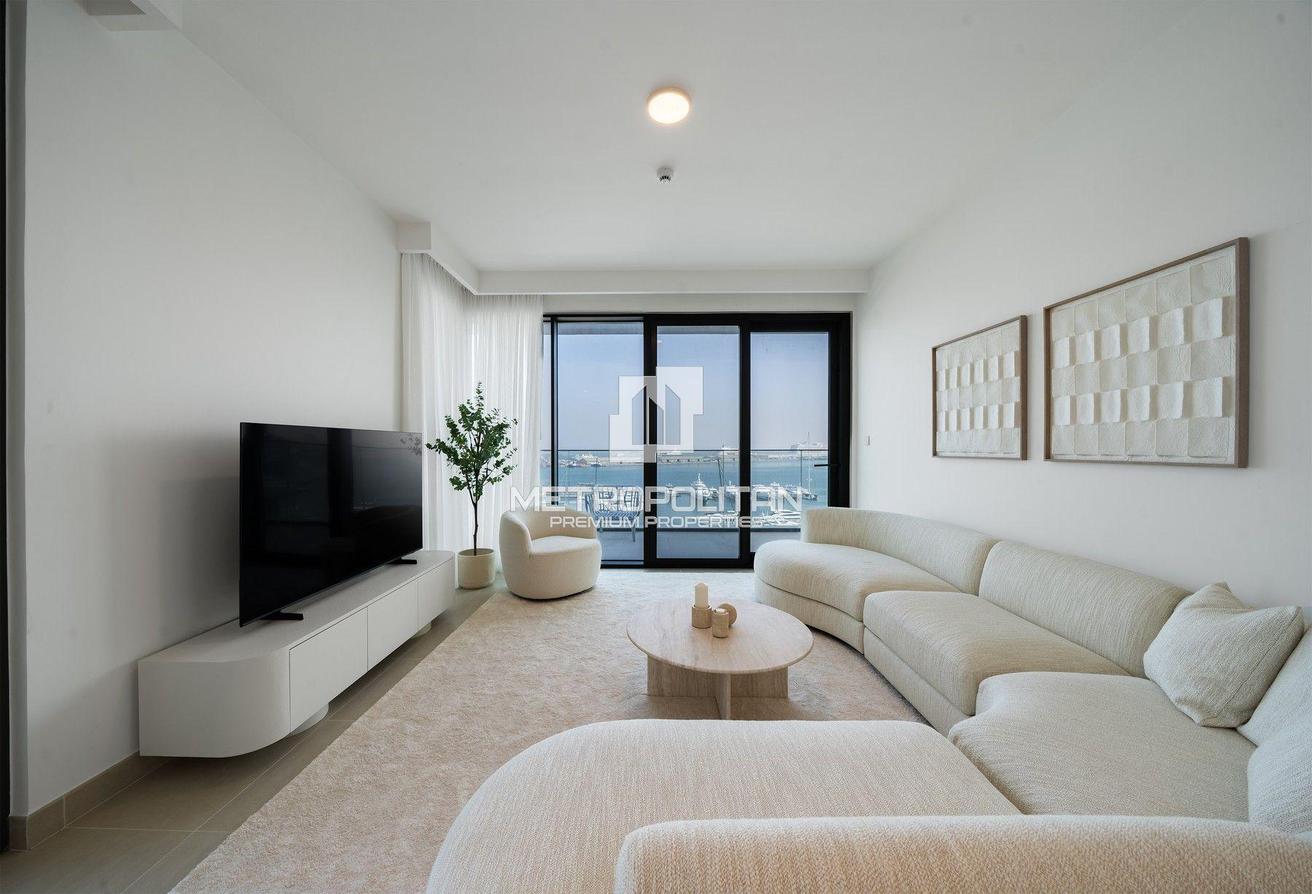 Fully Furnished | Sea and Marina View| Spacious photo 5