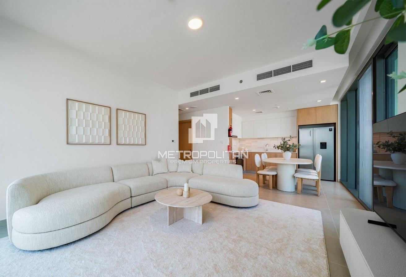 Fully Furnished | Sea and Marina View| Spacious photo 9