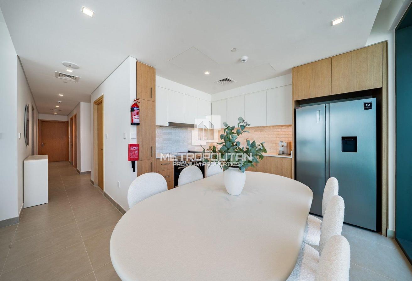 Fully Furnished | Sea and Marina View| Spacious photo 10