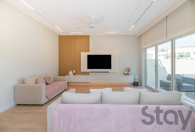 104242806 - Property Image 2