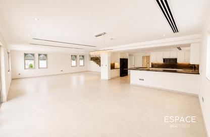 Villa - 4 Bedrooms - 4 Bathrooms for rent in District 3 - Jumeirah Park - Dubai