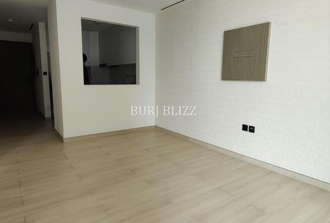 81110219 - Property Image 2