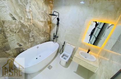 Apartment - 2 Bedrooms - 2 Bathrooms for rent in Madinat Al Riyad - Abu Dhabi