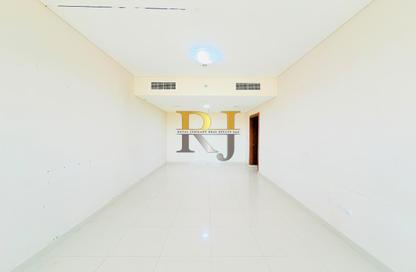 Apartment - 2 Bedrooms - 3 Bathrooms for rent in Golden Sands 14 - Al Mankhool - Bur Dubai - Dubai Apartment - 2 Bedrooms - 3 Bathrooms for rent in Golden Sands 14 - Al Mankhool - Bur Dubai - Dubai