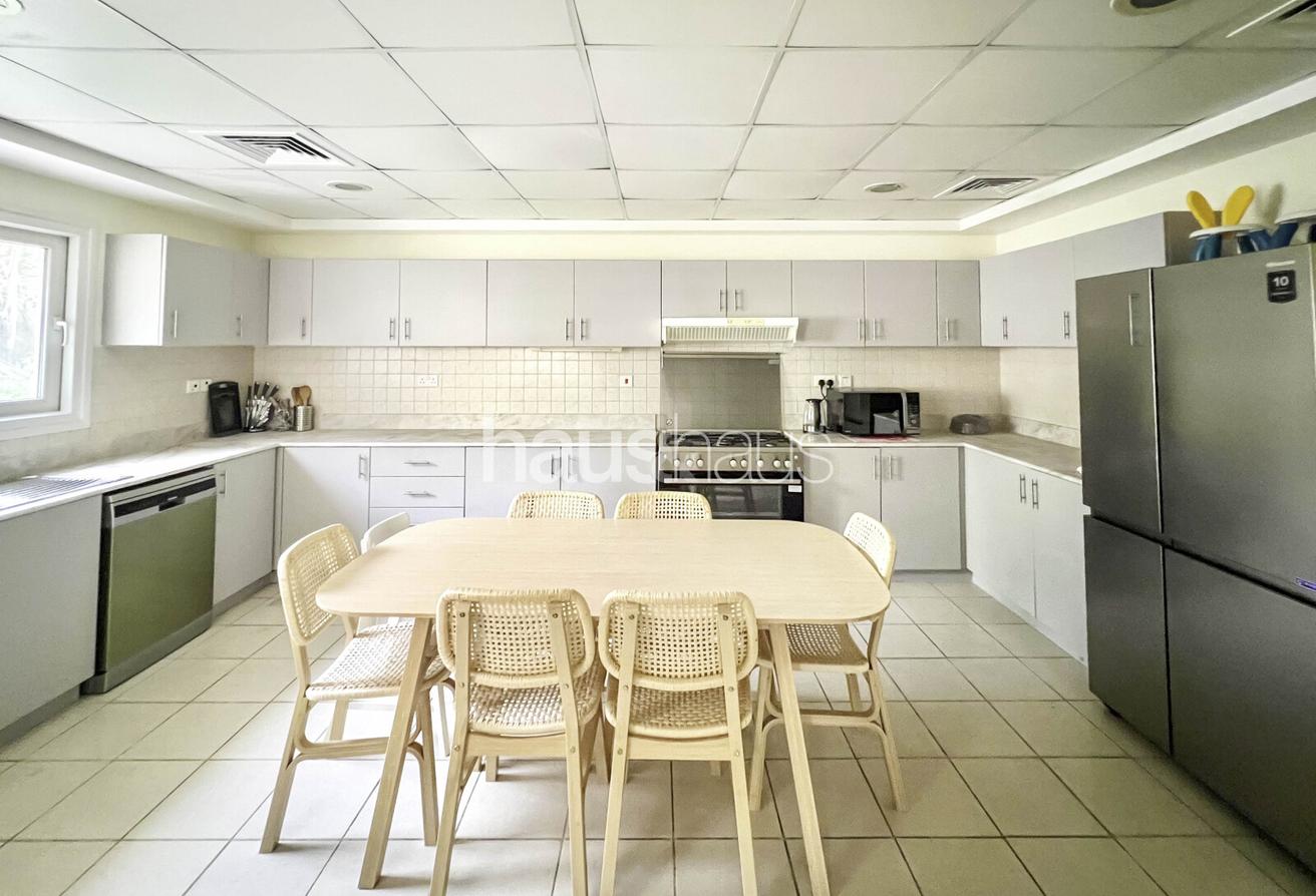 Cul De Sac | Spacious Layout | Maids's Room photo 4