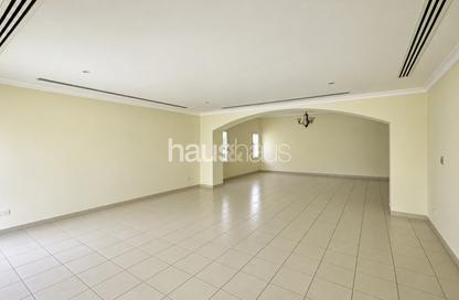 Villa - 4 - 4 for rent in Meadows 6 - Meadows - Dubai