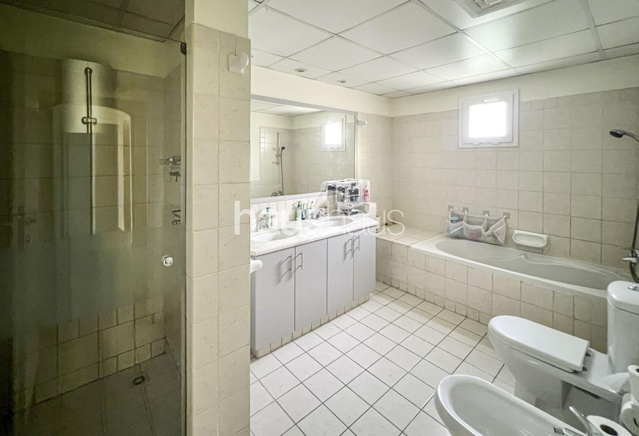 Cul De Sac | Spacious Layout | Maids's Room photo 7