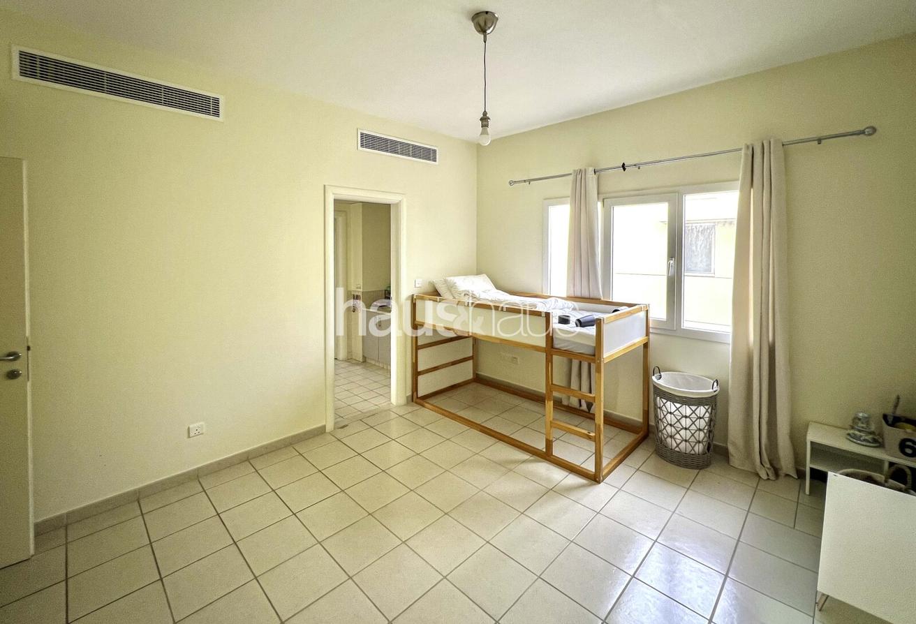 Cul De Sac | Spacious Layout | Maids's Room photo 11