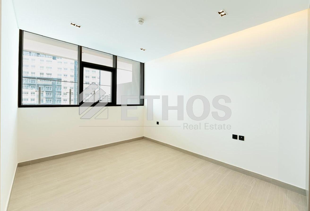 Private Pool | Ready to Move | Spacious Layout photo 8