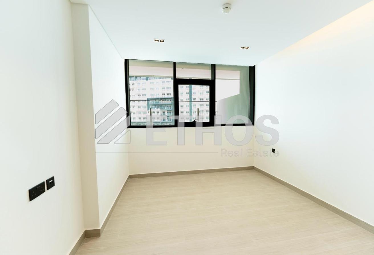 Private Pool | Ready to Move | Spacious Layout photo 5