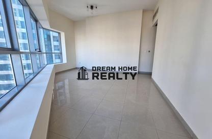 Apartment - 3 Bedrooms - 3 Bathrooms for rent in Al Khan - Sharjah