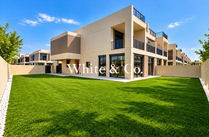 Villa - 4 - 6 for sale in South Bay 4 - South Bay - Residential District - Dubai South (Dubai World Central) - Dubai
