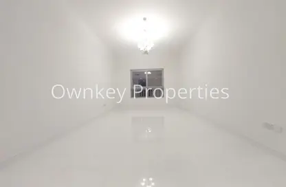 شقة - غرفة نوم - 2 حمامات للايجار في الطوب - منخول - بر دبي - دبي