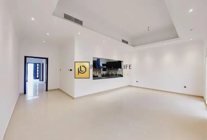 102820234 - Property Image 3