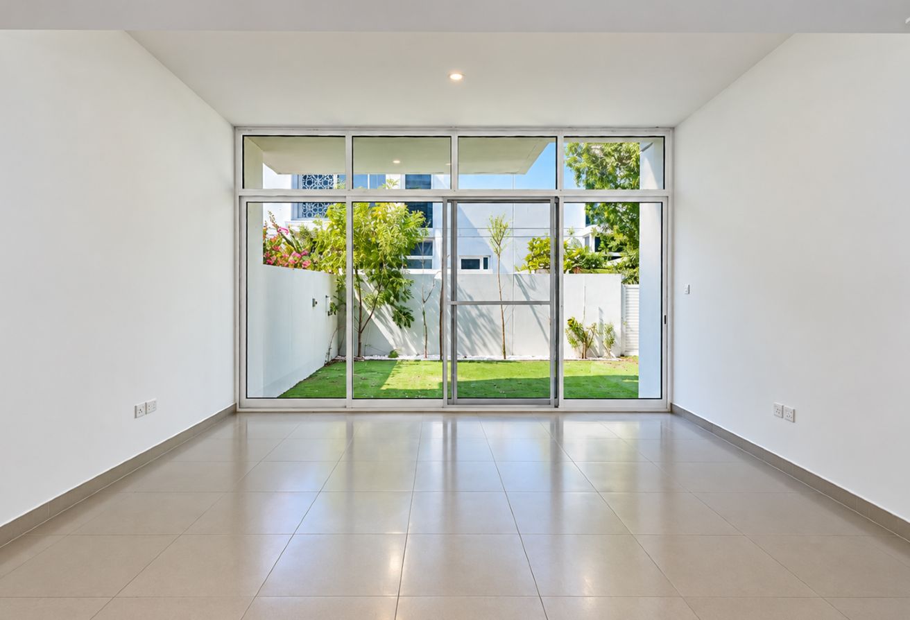 Huge Layout | 3 BHK Plus Maid | Well-Maintained