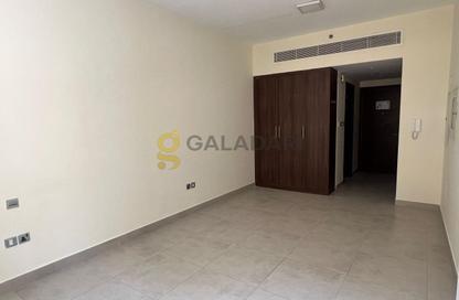 Apartment - Studio - 1 for rent in Amwaj Building - Al Souk Al Kabeer - Bur Dubai - Dubai Apartment - Studio - 1 for rent in Amwaj Building - Al Souk Al Kabeer - Bur Dubai - Dubai