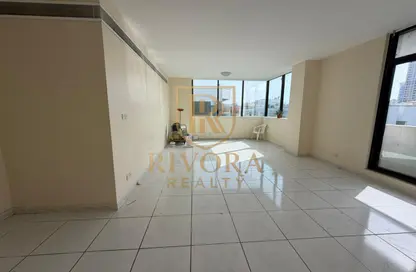 Apartment - 3 Bedrooms - 3 Bathrooms for rent in Golden Sands 7 - Mankhool - Bur Dubai - Dubai