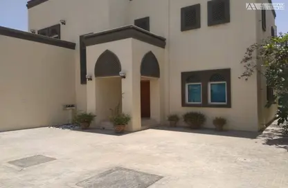 Villa - 3 Bedrooms - 4 Bathrooms for rent in District 5 - Jumeirah Park - Dubai