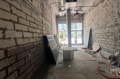 Shop - Studio - 1 for rent in Kay 1 Building - Al Satwa - Dubai