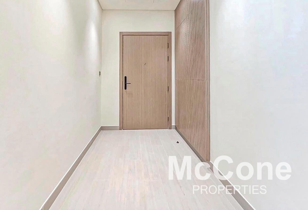 High Floor | Spacious | Store Room photo 7