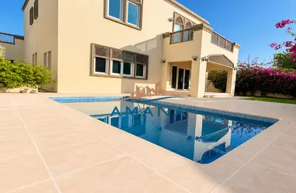 Villa - 3 Bedrooms - 5 Bathrooms for rent in Regional - Jumeirah Park - Dubai