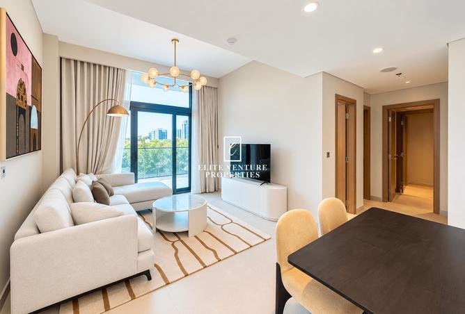 FULLY FURNISHED | ELEGANT & STYLISH 2BHK | SPACIOUS photo 2