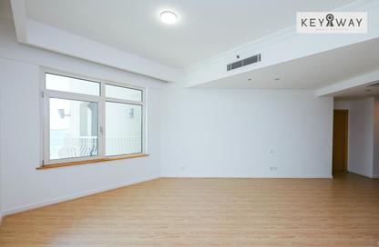 Apartment - 2 Bedrooms - 4 Bathrooms for rent in Al Khudrawi - Shoreline Apartments - Palm Jumeirah - Dubai