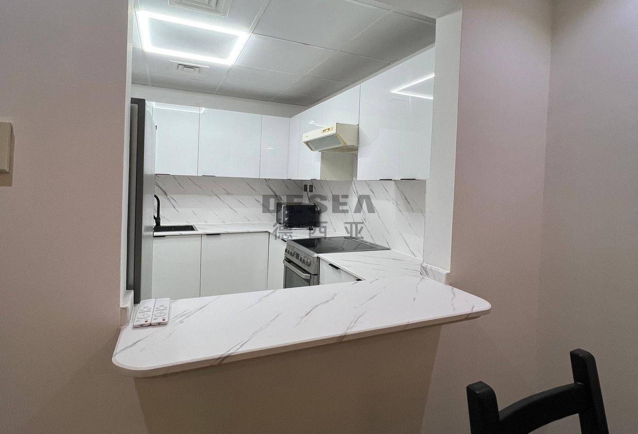 Pool View | Furnished Unit | Vacant photo 5