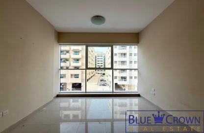 Apartment - 2 - 3 for rent in Golden Sands 14 - Al Mankhool - Bur Dubai - Dubai