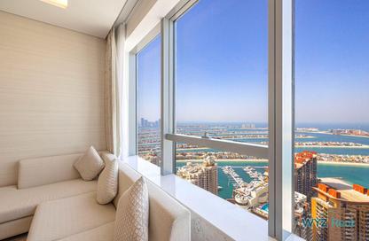 Apartment - Studio - 1 for rent in The Palm Tower - Palm Jumeirah - Dubai