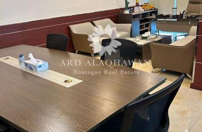 مكتب - 3 غرف نوم - 1 حمام للايجار في القمة - الخليج التجاري - دبي