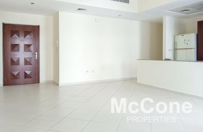 Apartment - 2 Bedrooms - 3 Bathrooms for rent in Cascades Tower - Dubai Marina - Dubai