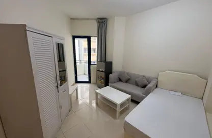 شقة - 1 حمام للايجار في شارع خليفة - أبوظبي