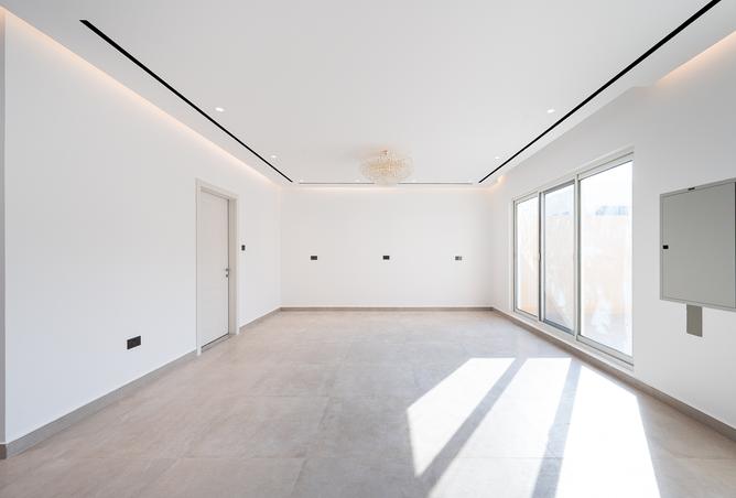 Well Maintained | Bills Included | Spacious Unit photo 2