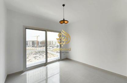 شقة - 2 غرف نوم - 2 حمامات للايجار في مبني آي دي بلو - المدينة العالمية المرحلة 2 - 4 الورسان - الورسان - دبي