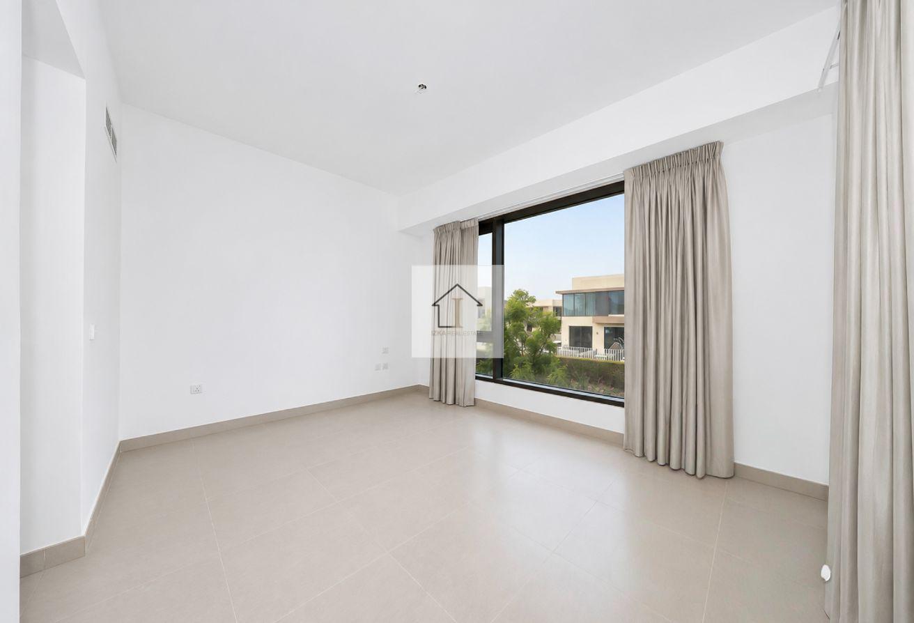 Spacious and Ravishing 5BR Unfurnished Villa photo 11