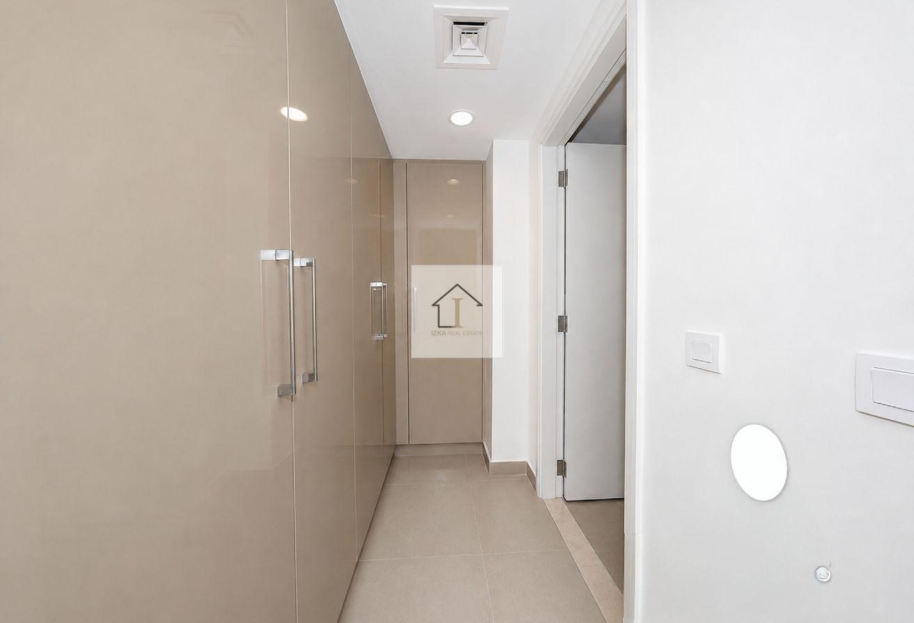 Spacious and Ravishing 5BR Unfurnished Villa photo 12
