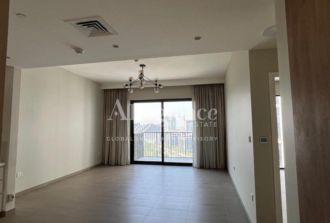Full Park View | Prime Location | Ready to Move photo 2