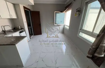 Apartment - 1 Bathroom for rent in Budaniq 9 Building - Budaniq - Al Qasimia - Sharjah
